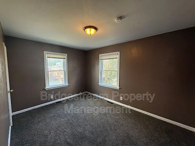 4040 Elliot Ave — Photo 4