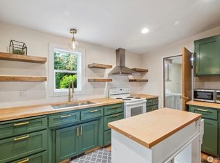 8388 Holly Ln, Maple Falls, WA 98266