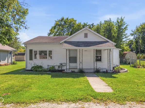 1033 E 3rd St, Greenfield, IN 46140