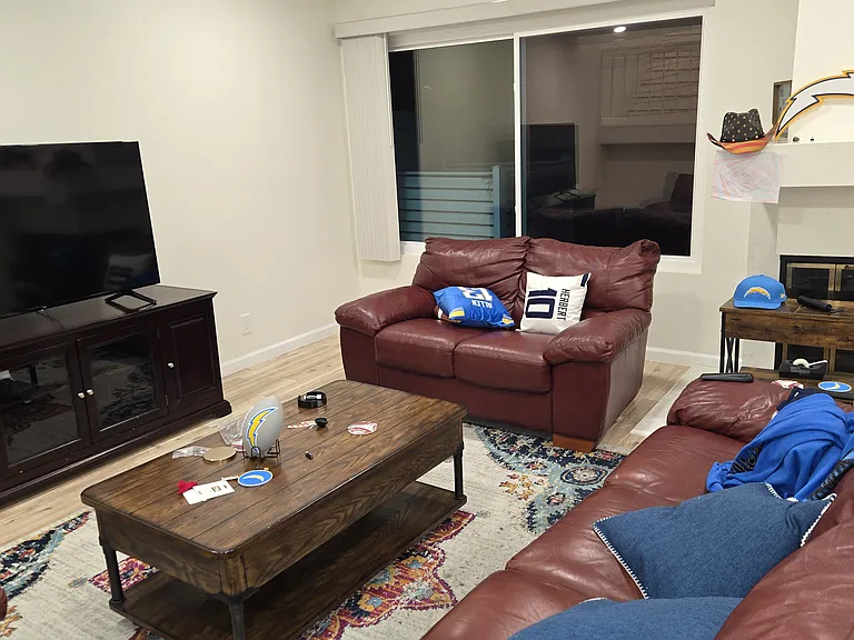 22195 Summit Hill Dr — Photo 3