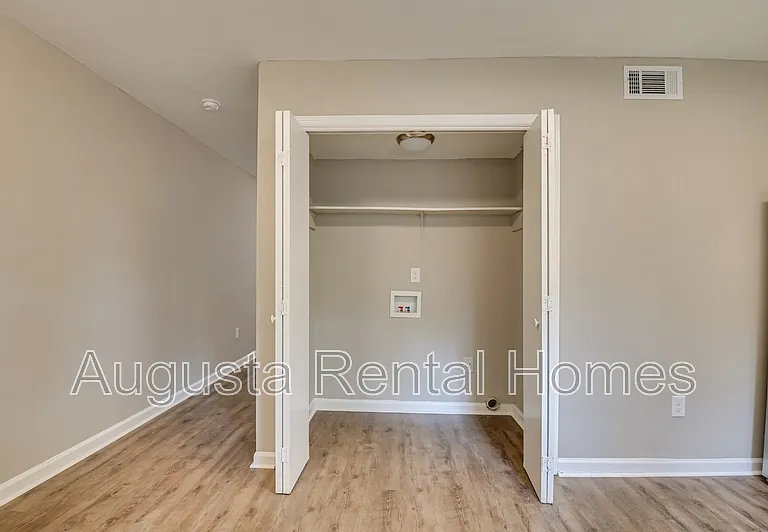 148 Chalet North Ct #148 — Photo 14
