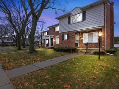 20485 Williamsburg Ct, Harper Woods, MI, 48225