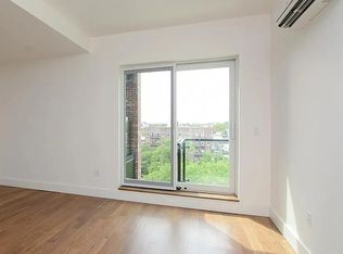 201 Hawthorne St #2C, Brooklyn, NY 11225