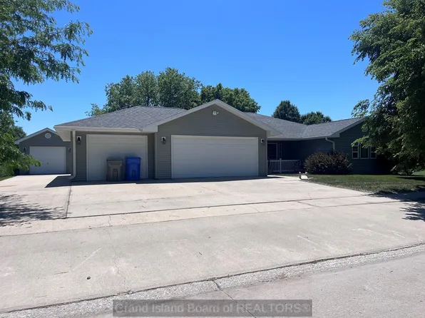 806 14th St, Central City, NE 68826