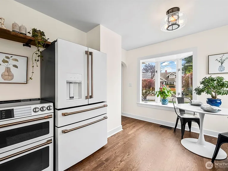 "Staged" photo for ideas on furnishing
