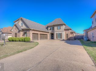719 Dumaine Dr, Bossier City, LA 71111