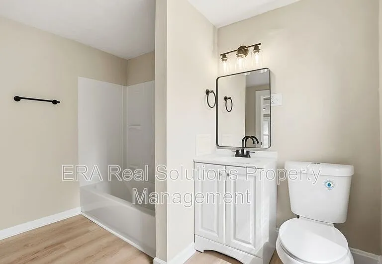 394 S Guilford Ave — Photo 25
