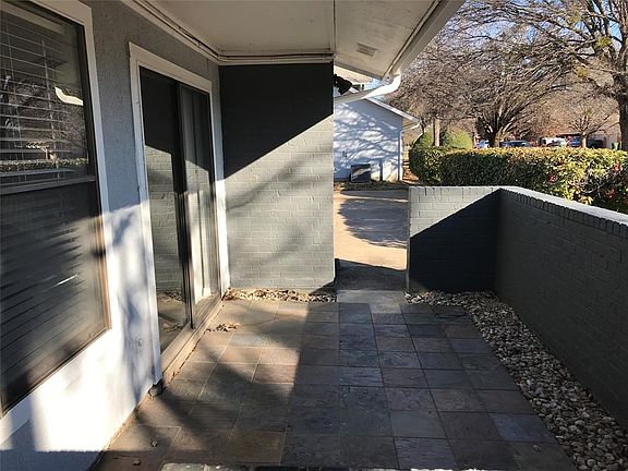 Front entry with courtyard