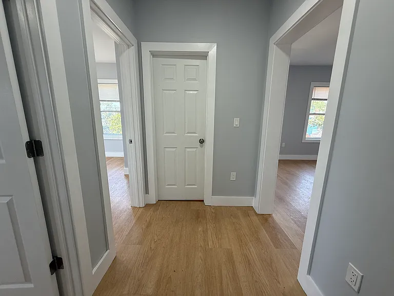 566 Shirley St #5 — Photo 7