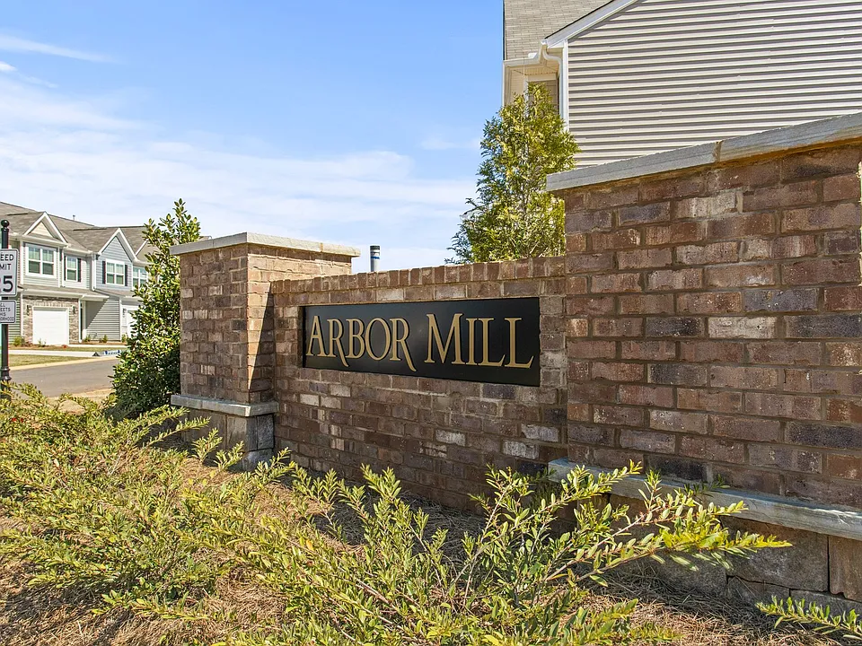 111 Arbor Trl