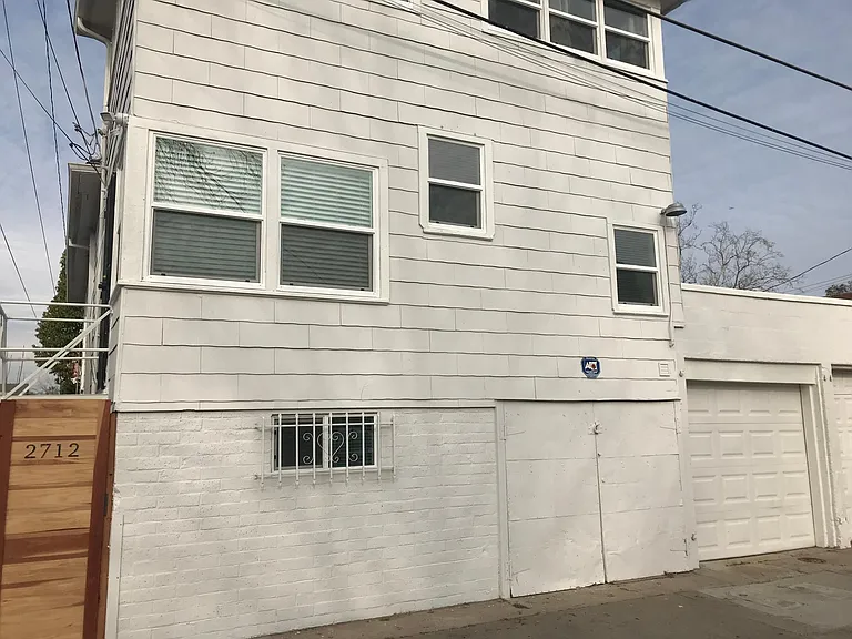 2712 S St — Photo 28