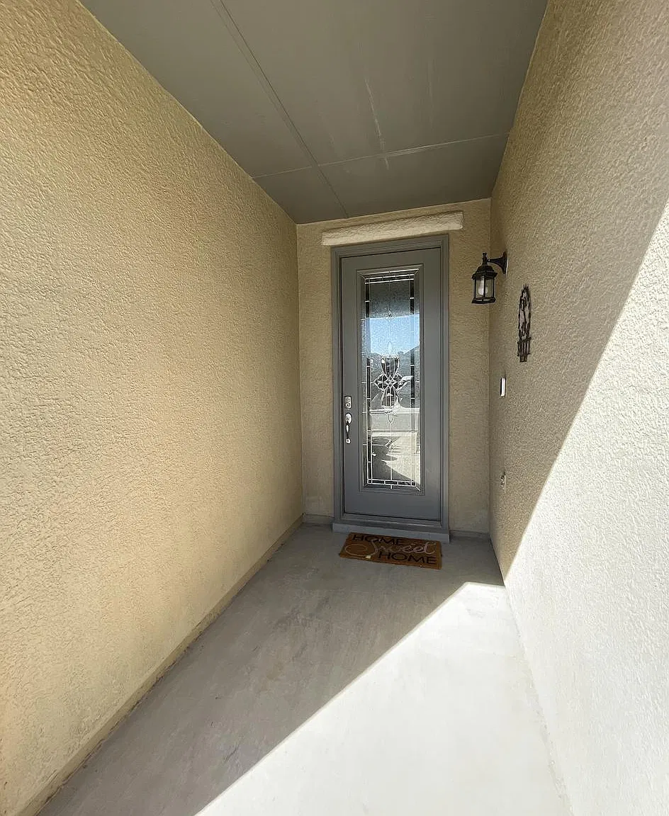3 bed, 2.5 bath, 1784 sqft, $2,100 — Photo 2
