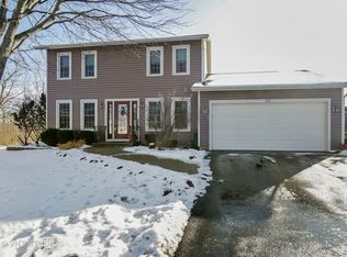 775 Holly Dr, Bartlett, IL