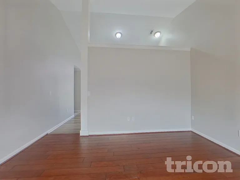 519 Barn Swallow Dr — Photo 3