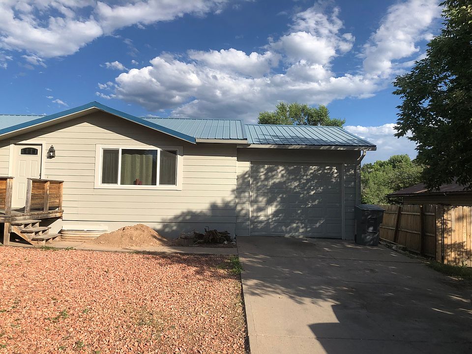 Front of house. Newly paint.