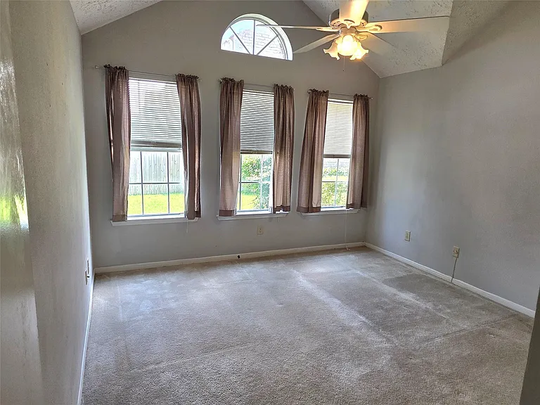 67 E Park West Dr — Photo 12