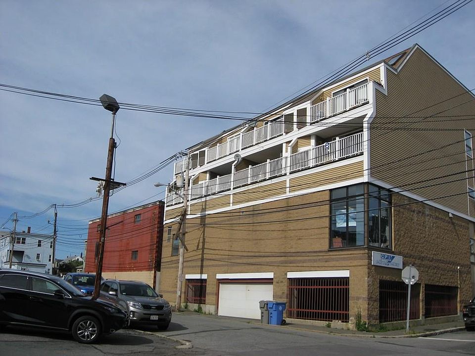 2nd image of 348 Rantoul St Unit 204