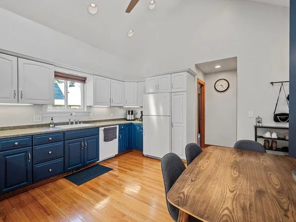 1082 Humboldt Ave, West Saint Paul, MN 55118