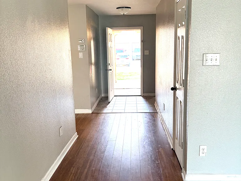 1813 Lynnwood Hills Dr — Photo 17