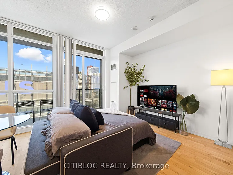 65 Bremner Blvd #4007 — Photo 41