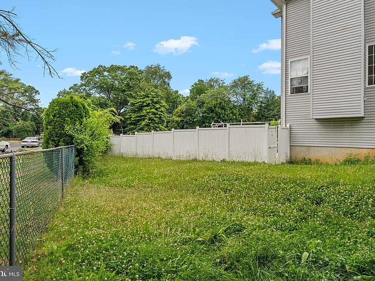 13100 Bustleton Ave — Photo 5