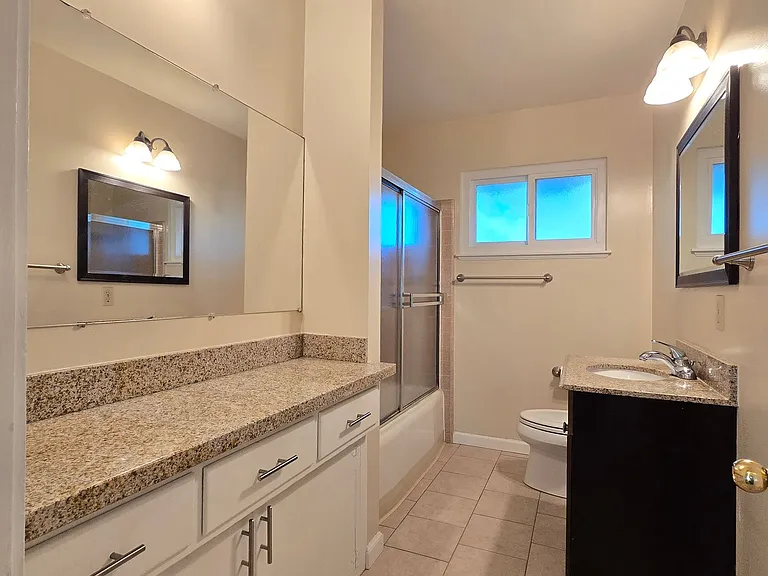 1235 Heatherstone Way — Photo 6