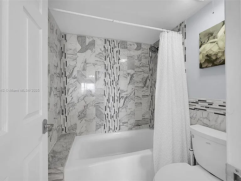 3200 N Port Royale Dr N #1009 — Photo 24