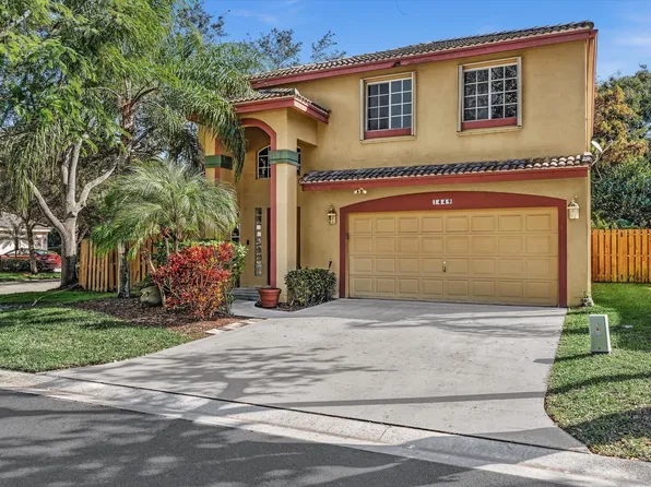 1449 Banyan Cir, Pompano Beach, FL 33069