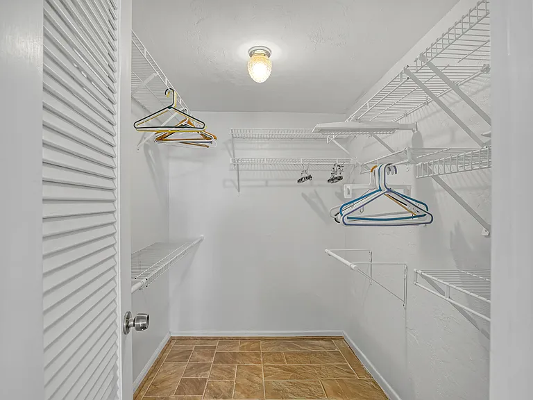 28 Yacht Club Dr — Photo 15