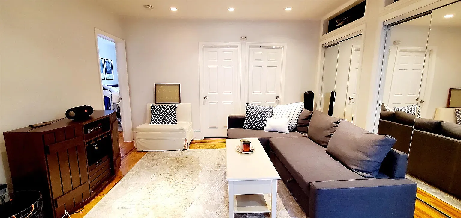 4 bed, 1200 sqft, $5,400 — Photo 4