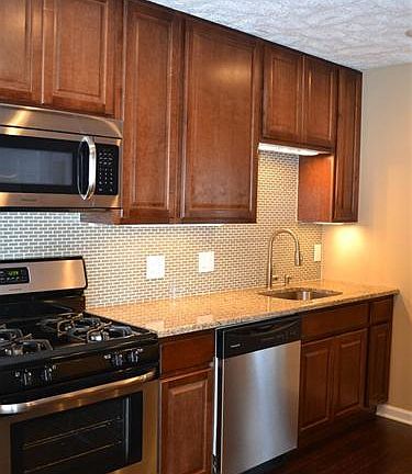 3rd image of 6294 Strathallan Dr