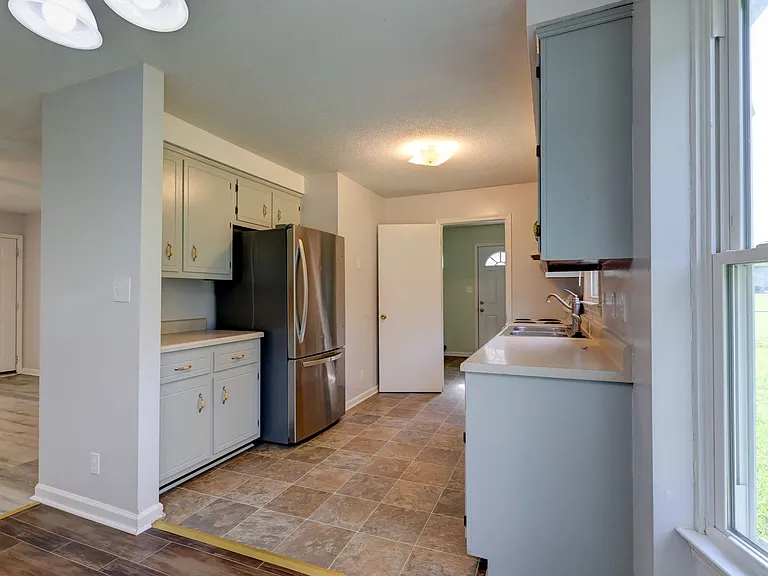 204 Bob White Dr — Photo 16