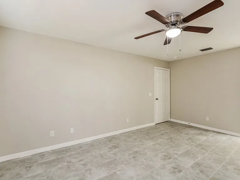 909 Vassar Dr — Photo 11