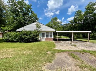 104 Walnut Ave, Seminary, MS 39479