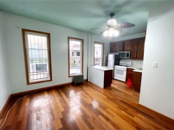 4th image of 1046 40th St Floor 2