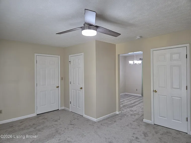 4204 Holly Tree Dr — Photo 12