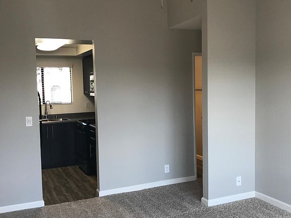 4th image of 4227 Iowa St #6