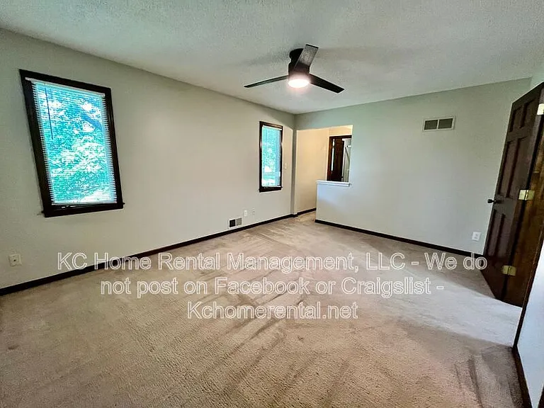 3868 SW Harbor Dr — Photo 35