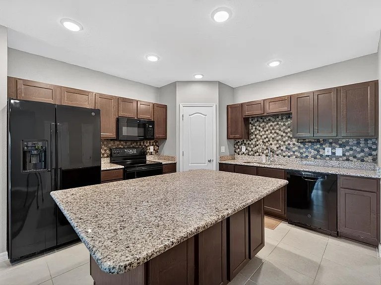 3842 Hampstead Ln — Photo 10