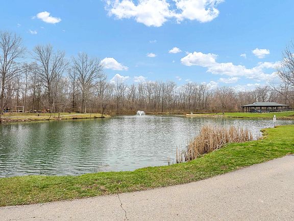 4th image of 301 Sumption Dr