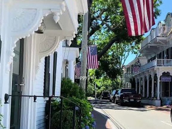 5th image of 189 Main Street