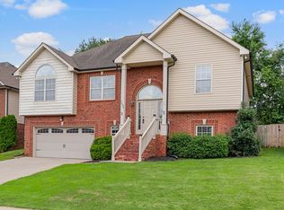 2489 Senseney Dr, Clarksville, TN 37042