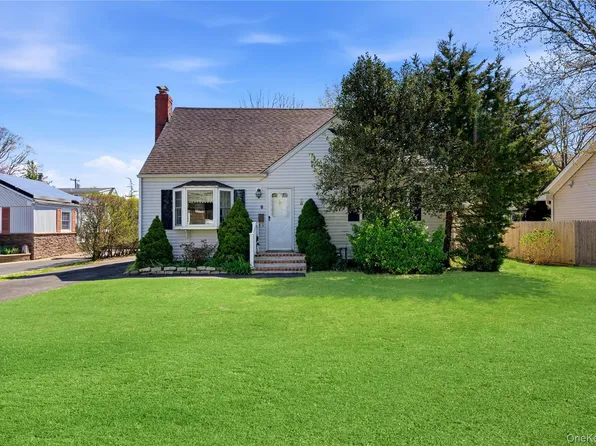 6 Central Avenue, Amityville, NY 11701