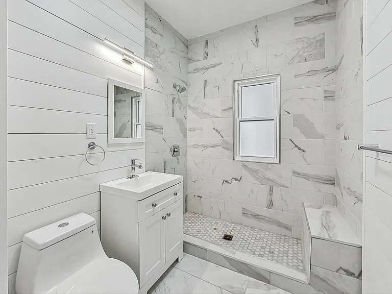 2037 N Spaulding Ave #1 — Photo 3