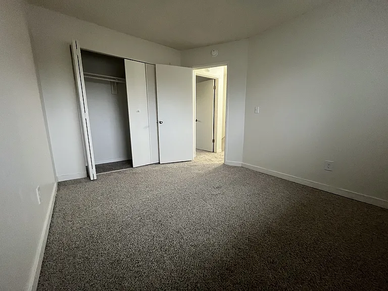 Mt. Pleasant Apartments — Photo 13