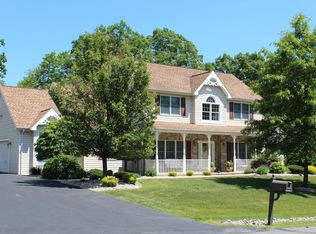 1091 Forest Rd, Hazleton, PA 18202