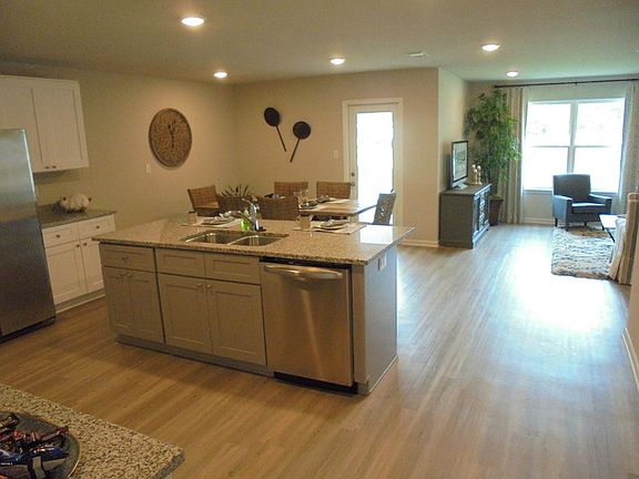2nd image of 108 Rosie Dr