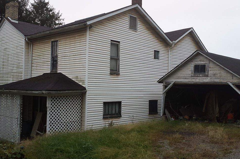 2nd image of 2103 Commercial St