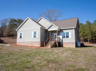 185 Bell Lake Dr, Trenton, GA 30752