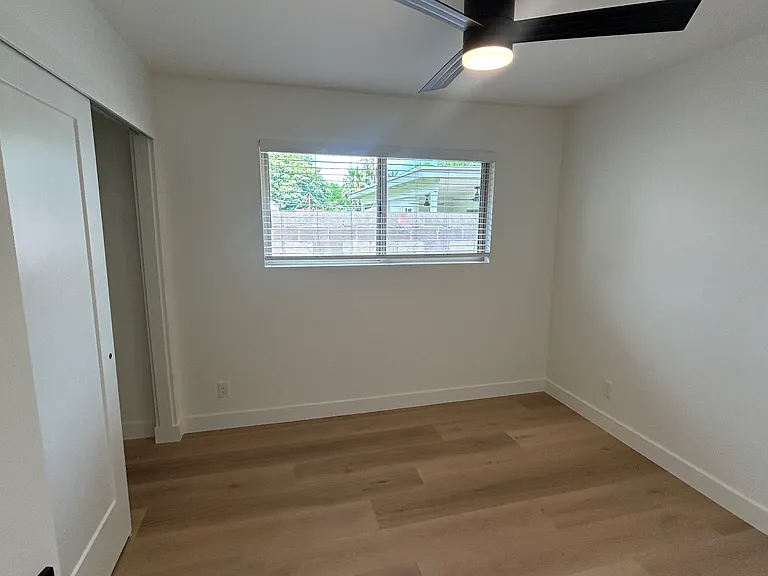 2633 E Glenrosa Ave #3 — Photo 11